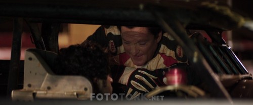 Trading.Paint.2019.720p.BluRay.x264.AC3.DUAL.TORK.mkv_snapshot_00.39.08.807.jpg