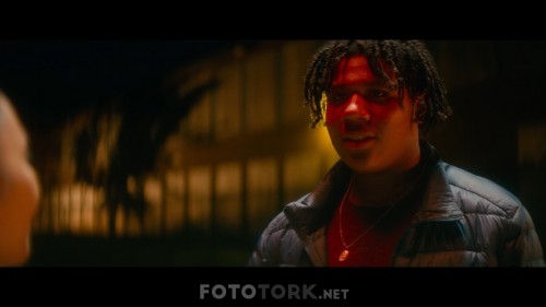 Beats.2019.1080p.NF.WEB-DL.DDP5.1.x264.DuaL.TR-ENG.TORK.mkv_snapshot_00.04.48.288.jpg