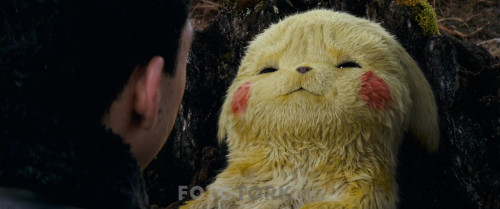 Pokemon.Detective.Pikachu.2019.720p.BluRay.x264-DUAL.TR_01_09_40_04_4.jpg
