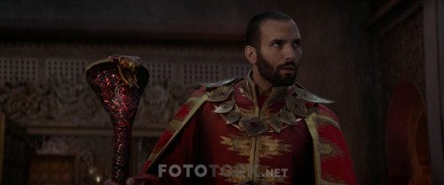Aladdin.2019.720p.BluRay.x264.AC3.DUAL.TR-ENG.TORK.mkv_snapshot_01.50.35.761.jpg