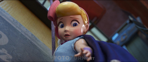 Toy.Story.4.2019.1080p.BluRay.x264.AC3.DUAL.TR-ENG.TORK.mkv_snapshot_01.03.50_2019.10.11_20.02.54.jpg