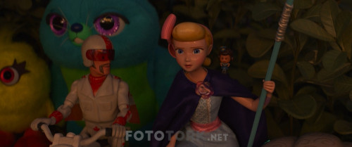 Toy.Story.4.2019.720p.BluRay.x264.AC3.DUAL.TR-ENG.TORK.mkv_snapshot_01.11.09_2019.10.11_20.17.05.jpg
