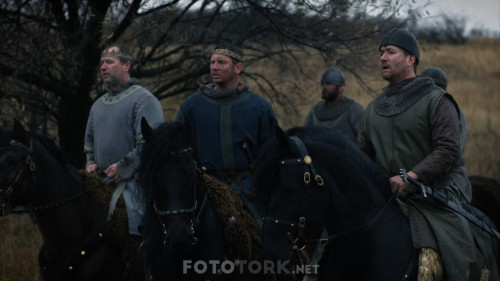 The-Last-Kingdom-S1B1-NF-1080p-WEB-DL-DUAL-TR-ENG.mkv_snapshot_16.45_2019.11.08_16.38.44.jpg