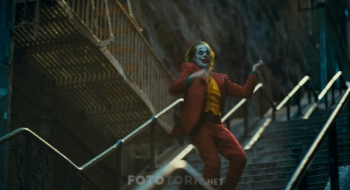 Joker-2019-1080p-HDRip-10bit-x264-AAC2.0-TR-Altyazi-TORK.mkv_snapshot_01.30.39_2019.11.11_06.02.33.jpg
