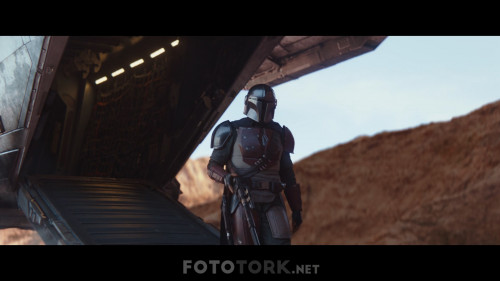 The-Mandalorian-S01E01-INTERNAL-1080p-WEBRip-H264-DEFLATE.mkv_snapshot_22.11.330.jpg