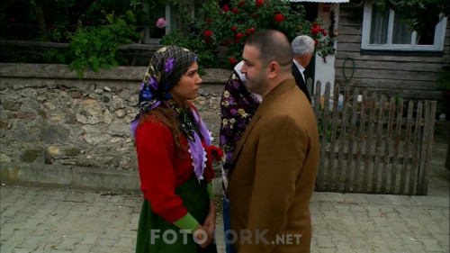 Yasar-Ne-Yasar-Ne-Yasamaz-2008-720p-WEB-DL-x264-TORK.mkv_snapshot_00.33.44.732.jpg