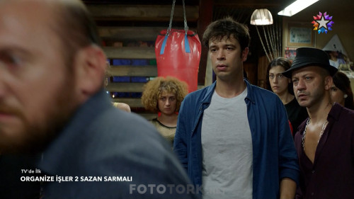 Organize.Isler.2.Sazan.Sarmali.2018.HDTvRip.1080i.MP2.by.cideli37.TORK.mkv_snapshot_01.40.14.000.jpg