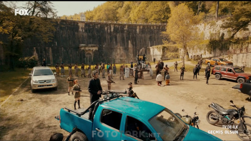 Gecmis.Olsun.2019.HDTvRip.1080p.x264.AAC.by.cideli37.TORK.mkv_snapshot_01.24.09.103.jpg