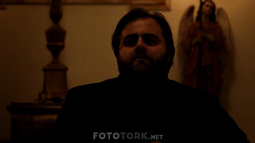 The.New.Pope.S01B1.1080p.WEBRip.AC3.TORK.mkv_snapshot_09.12.376.jpg