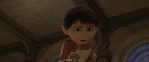 Coco.2017.2160p.UHD.BluRay.x265.DUAL.TR-ENG.TORK.mkv_snapshot_00.31.57.833.jpg