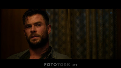 Extraction.2020.NF.1080p.DDP5.1.DUAL.TR-ENG.TORK.mkv_snapshot_01.13.28.625.jpg