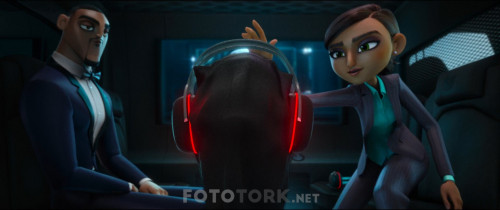 Ajanlar.Is.Basinda.Spies.in.Disguise.2019.BluRay.1080p.AC3.DUAL.TR-ENG.TORK.mkv_snapshot_01.32.19.165.jpg