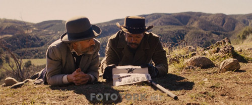 Django.Unchained.2012.BluRay.720p.H264.AC3.DUAL.TR.ENG.TORK.mkv_snapshot_00.54.20.344.jpg