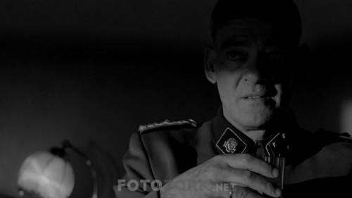 Schindlers.List.1993.BluRay.720p.x264.DD5.1.DUAL.TR-ENG.TORK.mkv_snapshot_02.41.12.422.jpg