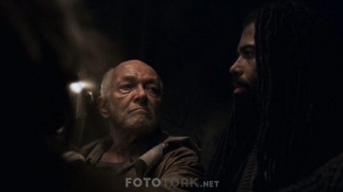 Snowpiercer.2020.NF.S01.E01.1080p.WEB-DL.x264.AC3.DD5.1.DUAL.TR-ENG.TORK.mkv_snapshot_09.13.024.jpg