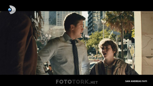 San.Andreas.Fayi.2015.HDTvRip.1080i.mp2.by.cideli37.TORK.mkv_snapshot_00.46.59.339.jpg