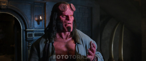 Hellboy.2019.1080p.BluRay.x264.AC3.DUAL.TR-ENG.TORK.mkv_snapshot_00.49.02.485.jpg