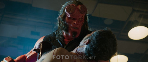 Hellboy.2019.720p.BluRay.x264.AC3.DUAL.TR-ENG.TORK.mkv_snapshot_00.08.28.953.jpg