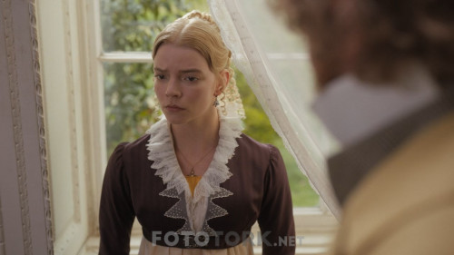 Emma.2020.BluRay.720p.x264.AC3.DUAL.TR-ENG.TORK.mkv_snapshot_00.30.30.831.jpg
