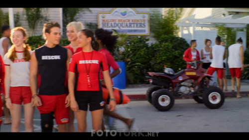 Yeni.Dalga.Malibu.Rescue.2020.NF.1080p.WEB-DL.E.AC3.DD5.1.DUAL.TR-ENG.TORK.mkv_snapshot_01.04.52.873.jpg