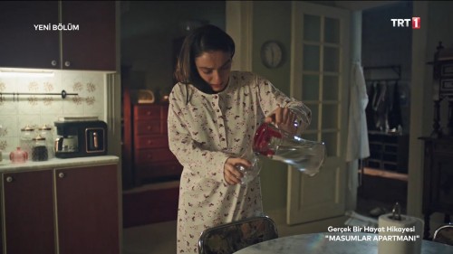 Masumlar.Apartmani.BL.05.HDTvRip.720p.AC3.by.cideli37.TORK.mkv_snapshot_00.58.23.856.jpg