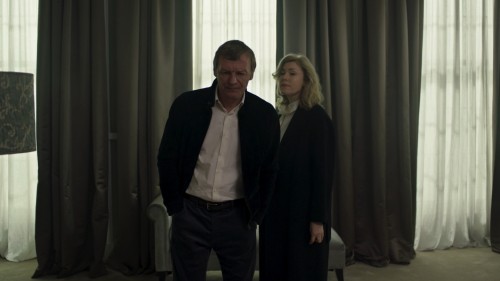 McMafia.S01E03.1080p.AMZN.WEBRip.DD.5.1.E.AC3AC3.DUAL.TR-EN.x265.TORK.mkv_snapshot_19.25.600.jpg