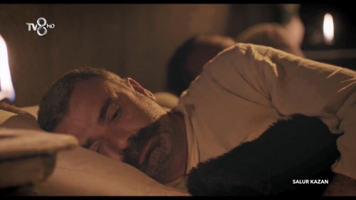 Salur.Kazan.Zoraki.Kahraman.2017.HDTvRip.1080p.AC3.TORK.mkv_snapshot_01.11.38.238.jpg