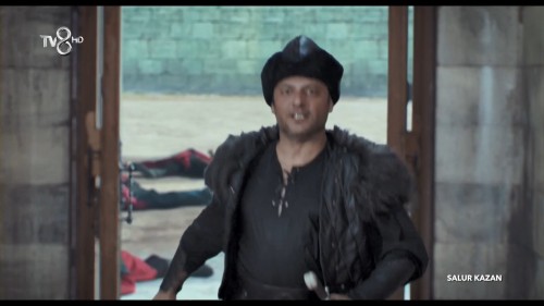 Salur.Kazan.Zoraki.Kahraman.2017.HDTvRip.1080p.AC3.TORK.mkv_snapshot_01.31.37.827.jpg