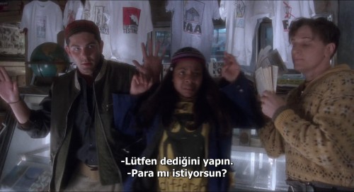 12.Maymun.Twelve.Monkeys.1995.1080p.BluRay.X264.DD5.1.DUAL.TR-ENG.TORK.mkv_snapshot_01.04.28.759.jpg