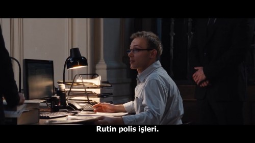 Komiser.Grom.Veba.Doktoru.2021.NF.720p.WEB-DL.x264.DD5.1-E.AC3.DUAL.TR-ENG.TORK.mkv_snapshot_01.13.49.165.jpg