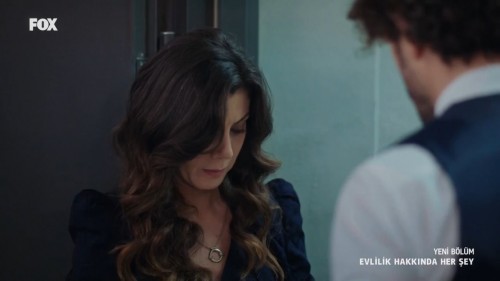 Evlilik.Hakkinda.Her.Sey.BL05.HDTvRip.720p.AC3.by.cideli37.TORK.mkv_snapshot_00.03.07.376.jpg
