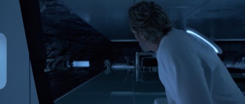 Tron.Efsanesi.Tron.Legacy.2010.BluRay.1080p.x264.DD5.1.E.AC3.DUAL.TR-ENG.TORK.mkv_snapshot_01.05.12.358.jpg