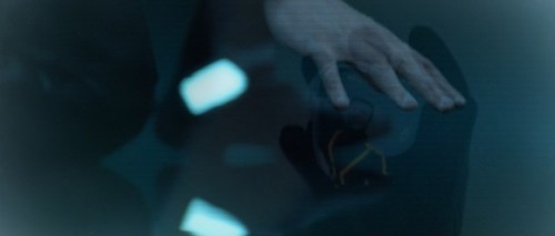 Tron.Efsanesi.Tron.Legacy.2010.BluRay.720p.x264.DD5.1.E.AC3.DUAL.TR-ENG.TORK.mkv_snapshot_01.12.47.842.jpg