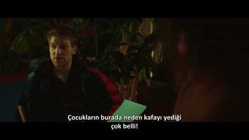 Anaokulunda.Bir.Gece.2022.NF.WEB-DL.1080p.x264.AC3.DUAL.TR-ENG.TORK.mkv_snapshot_00.49.15.984.jpg