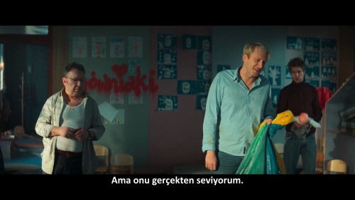 Anaokulunda.Bir.Gece.2022.NF.WEB-DL.1080p.x264.AC3.DUAL.TR-ENG.TORK.mkv_snapshot_01.20.57.628.jpg