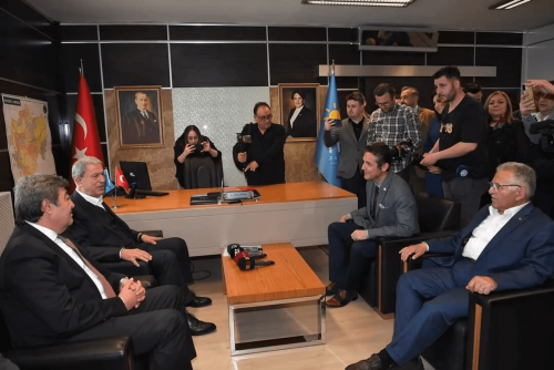 Bakan Akar, CHP ve İYİ Parti Kayseri il başkanlıklarını ziyaret etti 2