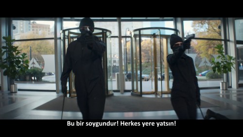 Eller.Yukari.Damat.The.Out-Laws.2023.NF.WEB-DL.1080p.H264.AAC.DUAL.TR-ENG.TORK.mkv_snapshot_01.16.42.024.jpg