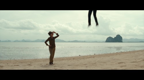 Alien.Earth.S01E01.2.jpg