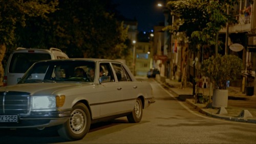 Sicak.Bufe.2025.AMZN.WEB-DL.1080p.H264.DD5.1.E-AC3.TR.TORK.mkv_snapshot_00.19.48.777.jpg
