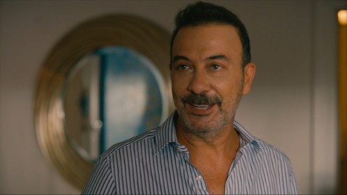 Sicak.Bufe.2025.AMZN.WEB-DL.1080p.H264.DD5.1.E-AC3.TR.TORK.mkv_snapshot_00.43.02.339.jpg