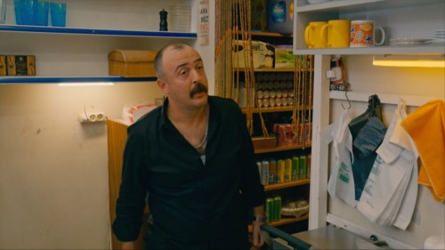 Sicak.Bufe.2025.AMZN.WEB-DL.1080p.H264.DD5.1.E-AC3.TR.TORK.mkv_snapshot_01.06.40.655.jpg